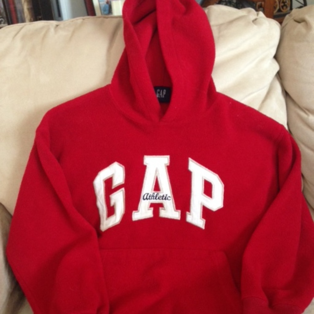 RED GAP SWEATSHIRT